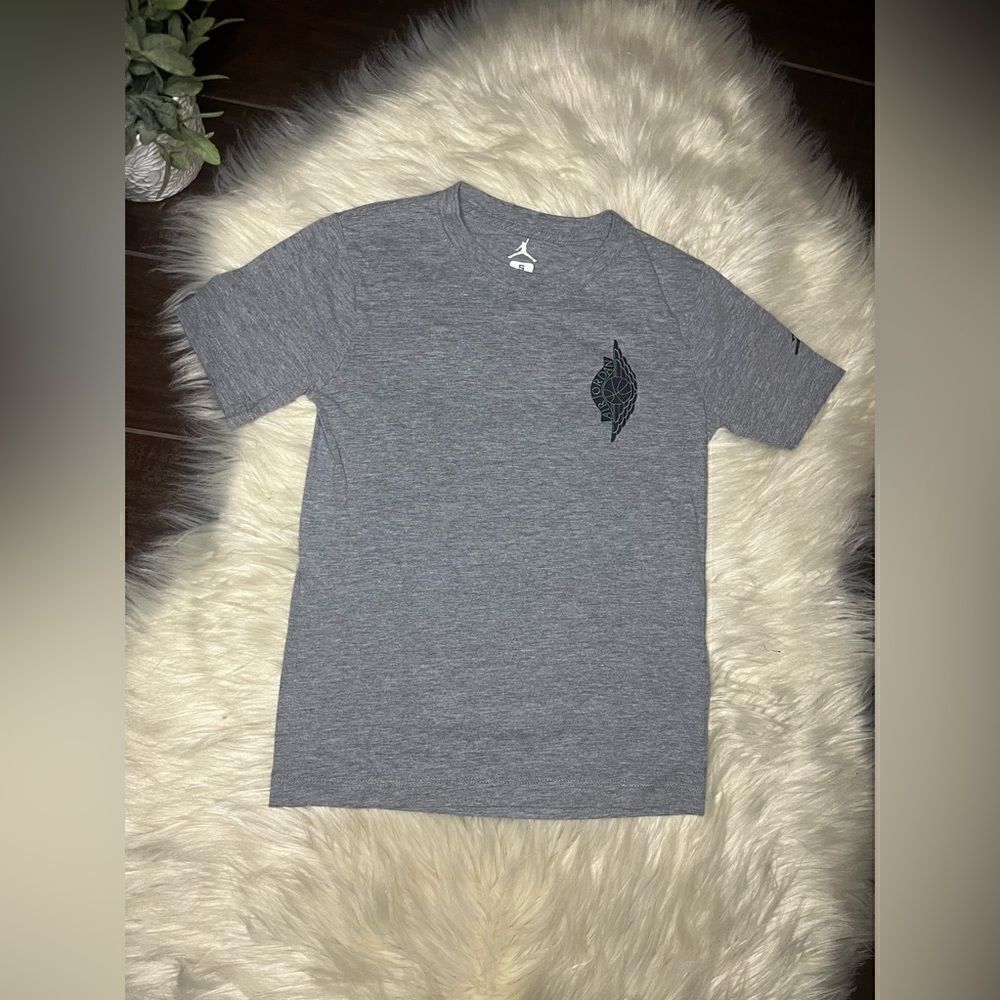 Air Jordan grey graphic t shirt sz small